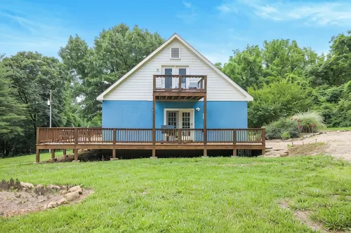The Blue Llama | Pets OK | Llama Loft | Fire Pit | Fenced Yard | Off Nelson 151