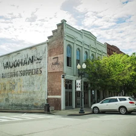 Two Lanes Guesthouse - Historic Downtown Loft Apartment 45 miles S of Nashville