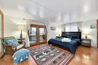 Exquisite Vacation Home with Hot Tub, EV Charger