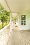 Sassy Seas 2Br Cottage Near Ocean Springs: Gulf Views, w/Balcony & Fire Pit - 4-Sterne