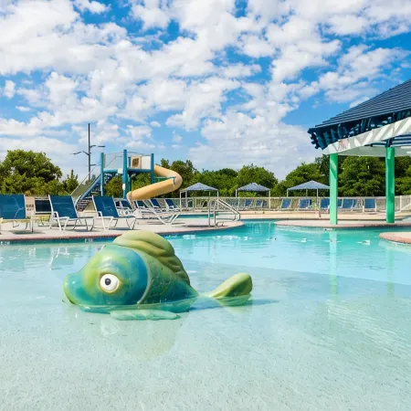 Break Time 3 BR, 3.5 Bath, Mini-Waterpark, Pool, Gym, Linens Provided Sleeps 7