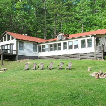 Splendor Cove Retreat…Lakefront w/ dock, Huge Yard, Lake Toys, Stream w/ wfall