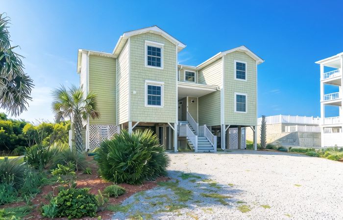 Oceanfront Updated 5BR Duplex. Dog friendly!