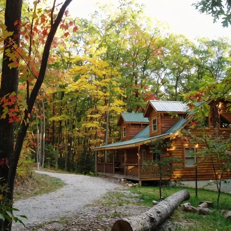 Pillow Rock Deluxe Luxury Log cabin in the New River Gorge area