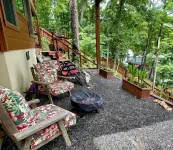 Welcome to Our Little Slice of Heaven on the Lake! - 4-Star