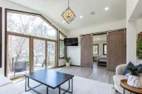 Modern Smart House - 2BR/2BA - Wildlife Views - 2 Patios + Fire Pits