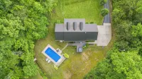 Hatton Hideaway at Red River Gorge! Pool / Hot Tub / Arcade Game Room - 4-Star