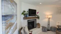 Charming and Quiet Townhome Conveniently located - Bungalows