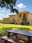 Fortunata Winery Villa #2, Cozy & Modern Retreat