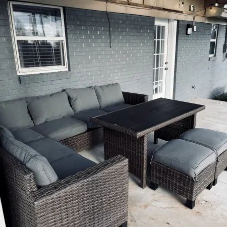Modern & Cozy 4 Bedroom home !