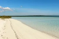 PRIVATE LUXURY, Beachfront Home, Hot Tub, Kayaks, Paddle Board, Cabana - 4-Star