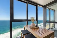 Ocean Heights Beachfront Apartments Surfers Paradise - Homestays