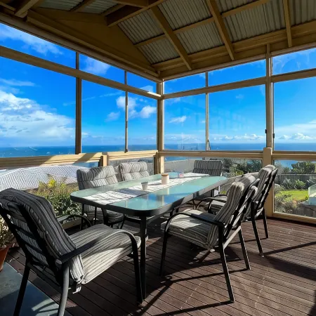 Ocean View Holiday Home Near Beach in Mount Martha