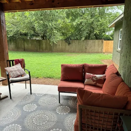 Hideaway House! Cute Cute! - Pet Friendly!