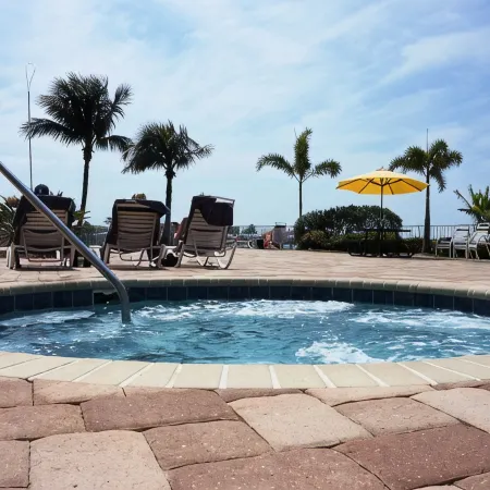 See dolphins from the balcony! Hot tub and pool. Renovated & fully equipped410