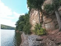 Roomy House on 2 private acres above the cliffs at Summersville Lake