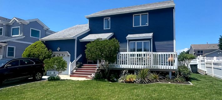 Updated Family Beach House with fenced yard - 5 min walk to the beach! Hotels in Brigantine