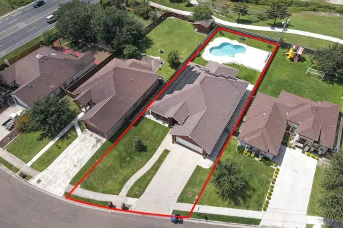 Spacious & Central Pool Home By McAuliffe Park
