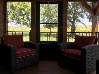 Romantic Getaway! 15 min to Lake Lure / Chimney Rock / 45 Min Blue Ridge Parkway