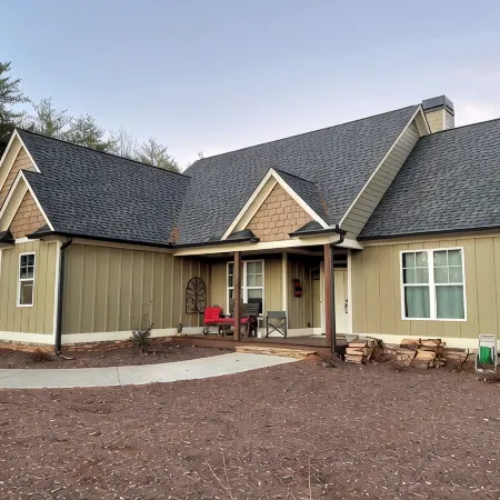 Spacious 4-bedroom house in charming Fairmount with WiFi, AC fire pit Hot Tub