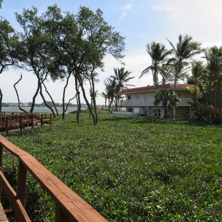 Bermuda Bay Club Un 26 Across Heated Pool n Spa, Beach Access, Nicely Decorated