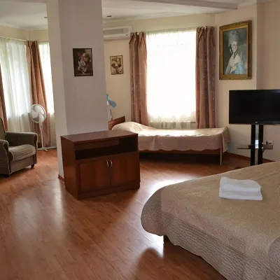 เกสต์เฮาส์ ออน รอบฟาคอฟสกายา โรงแรมใกล้สถานี Rybatskoye