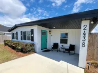 Modern Home ¤ Close to Shopping, Dining & Downtown! Outdoor Dinning & Firepit! - Wifi