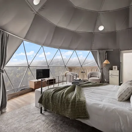 Hot Tub Dome with Epic Ridge Views- Pineview Peak