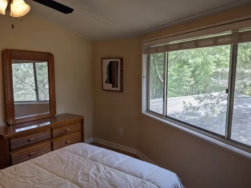 Tree House Condo! Great Location! Steps From Campus! - balcony