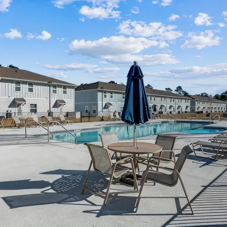 LUXURY TOWNHOME NEAR DOWNTOWN AND PENSACOLA BEACH
