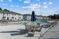 LUXURY TOWNHOME NEAR DOWNTOWN AND PENSACOLA BEACH - Uima-altaat