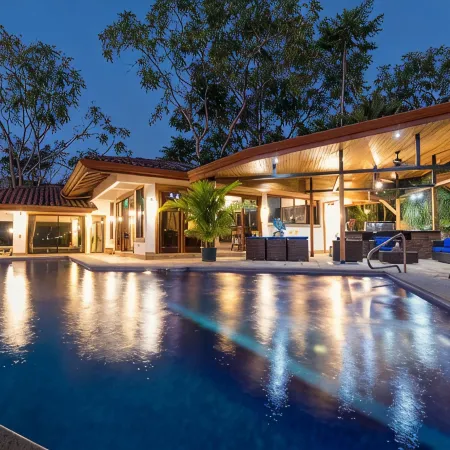 Casa Sea Breeze- Luxury OceanView Estate+50' Infinity Pool on 100 Acres