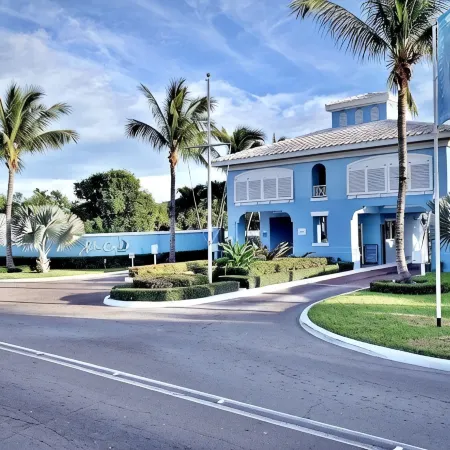 Breathtaking Poolfront 3-Bedroom Condo, Just 8-Min Walk to Pristine Beach!