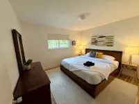 Boutique Style 1956-Mcm Home with Hot Tub in SE Boise! - 4-نجوم