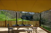 Woodenbridge Hotel โรงแรมใน