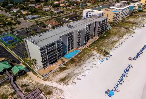 GREAT FOR FAMILIES- Huge 3/3 Gulf-Front Condo with 32' Balcony - Jacuzzi