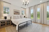 Luxury Villa with Huge Kitchen/ Hot Tub/ Barrel Sauna