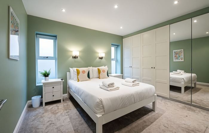 Hot tub, games room & cinema in Bournemouth