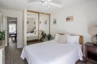 Beach Front Home, Hot Tub, View, Parking! - Apartemen
