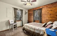 Redbud Lane Cabin at Lake Tenkiller - Homestays