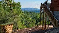 "Her Endless Views" Cabin Has Incredible Mountain Views, Hot Tub, and Firepit - Mountain view
