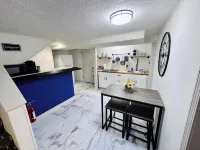 石屋度假屋*新近翻新*