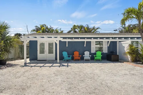 Explore Manasota Key, Walk to beach, bikes, kayaks in charming 1-bedroom cottage - 비치