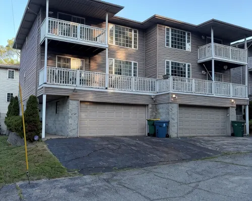 Cozy 3-bedroom 3 bathroom condo with AC, WiFi in charming Miller Beach 게리 호텔