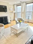 Downtown House- Walk to Cherry Blossom/Museums/ Ballpark - Free Parking - Bungalow