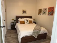 Downtown New Orleans Balcony Suite 2 Minute Walk to French Quarter 2B - 방갈로