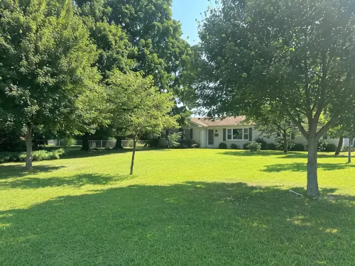 Charming 3-bedroom Country Cottage in Beautiful Brownsburg, IN!