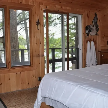 Waterfront cottage @ Muskoka Pines kayaks/ fireplace /bbq/firepit