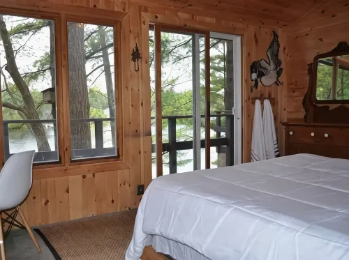 Waterfront cottage @ Muskoka Pines kayaks/ fireplace /bbq/firepit