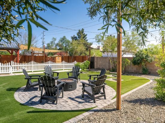 Family Paradise-Kid and Pet Friendly Home by Encanto Golf Course-Downtown  Phx.